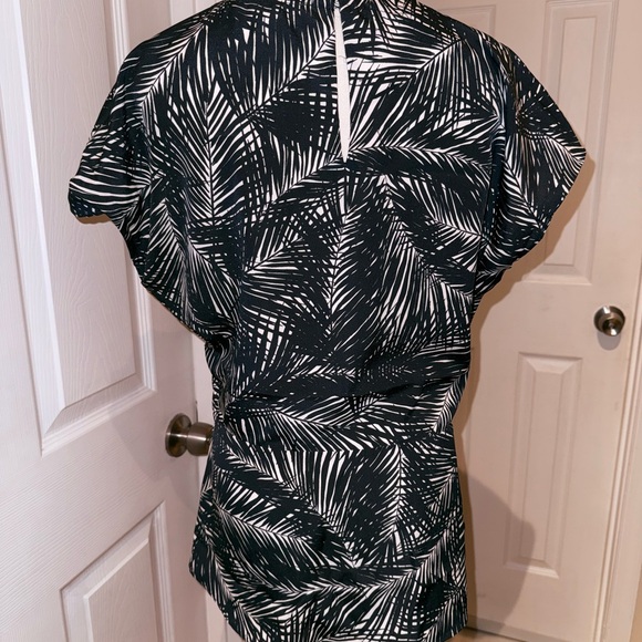 MICHAEL Michael Kors Black and White Leaf Print Blouse - Picture 3 of 6
